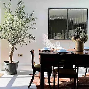  Holiday home Luxury Centre Townhouse - Sleeps 6